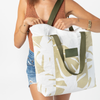 ALOHA COLLECTION DAY TRIPPER / MONSTERA SHADE / SAND