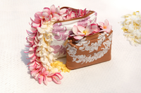 ALOHA COLLECTION SMALL / PLUMERIA LEI / SNOW TOFFEE