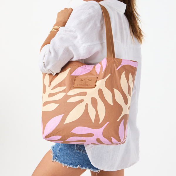 ALOHA COLLECTION  REVERSIBLE TOTE / OLA / SHERBERT TOFFEE