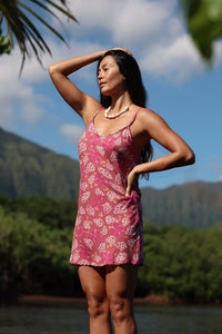 YIREH YARA DRESS - SHELLS & PUA (PINK)
