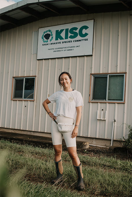 SAVE THE NATIVES GRAPHIC SS CROP - WHITE