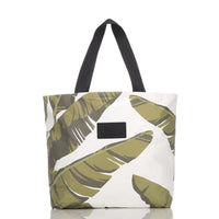 ALOHA COLLECTION DAY TRIPPER / LUAU