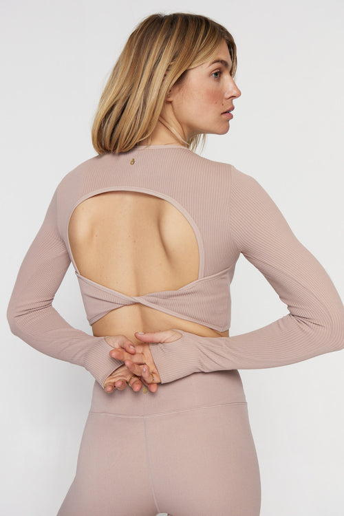 SPIRITUAL GANGSTER SEREME SEAMLESS TWIST BACK LONG SLEEVE - ROSE TAUPE