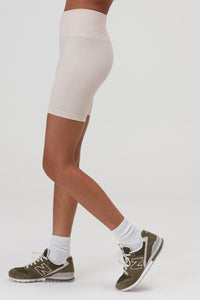 SPIRITUAL GANGSTER SEAMLESS BIKER SHORT - OATMEAL
