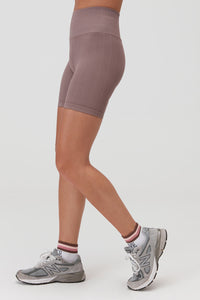 SPIRITUAL GANGSTER AMARA WIDE RIB SEAMLESS BIKER SHORTS- RICH MAUVE