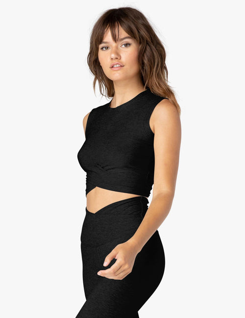 BEYOND YOGA FEATHERWEIGHT UNDER OVER CROPPED MUSCLE TANK - DARKEST NIGHT SD4534
