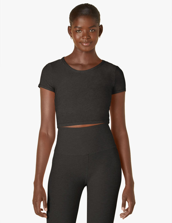 BEYOND YOGA FEATHERWEIGHT PERSPECTIVE CROPPED TEE - DARKEST NIGHT LWSD7842