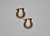 SUNDAY JEWELS - MINI CROISSANT HOOPS