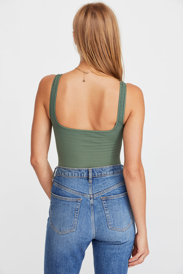 FREE PEOPLE SQUARE ONE SEAMLESS CAMI - MOSS 4894