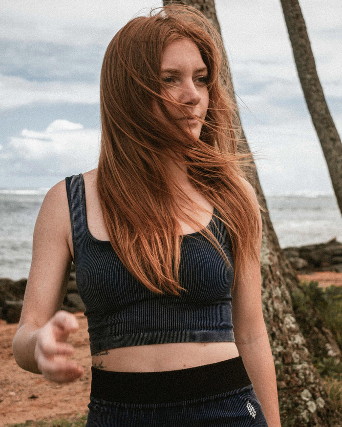 HAPPINESS RUNS SQUARE- DEEPEST NAVY 892T