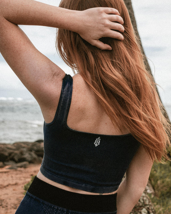 HAPPINESS RUNS SQUARE- DEEPEST NAVY 892T