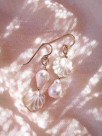 KE ALOHA JEWELRY ASYMMETRICAL SHELL & PEARL EARRINGS - MOMI