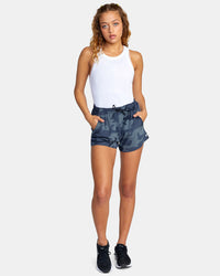 RVCA VA ESSENTIAL YOGGER STRETCH SPORT SHORT - CAM