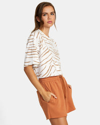 RVCA TEST DRIVE CROPPED TEE - WOO