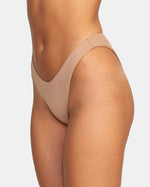 RVCA SOLID MEDIUM FRENCH BIKINI BOTTOM - WOO