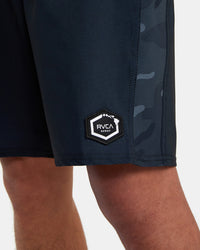 RVCA APEX BOARDSHORTS 19" - BKC