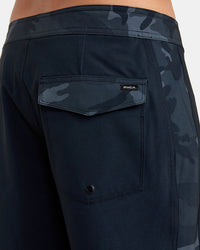 RVCA APEX BOARDSHORTS 19" - BKC