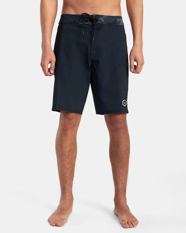 RVCA APEX BOARDSHORTS 19" - BKC