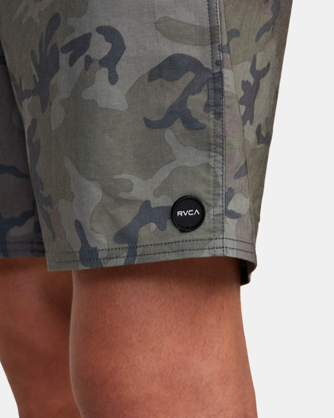RVCA COUNTY ELASTIC BOARDSHORTS 17" - CAM