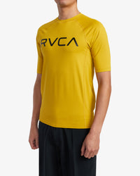 RVCA SHORT SLEEVE RASHGUARD - GOL