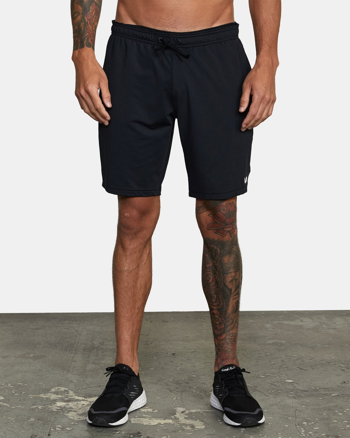 TRAINER 17" SPORT SHORT - BLACK