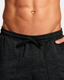 RVCA C-ABLE ELASTIC WALKSHORTS 17" - BLK