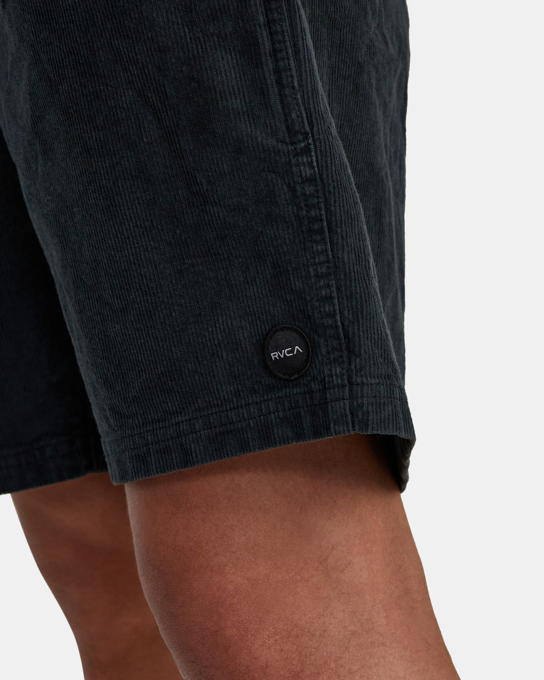 RVCA ESCAPE ELASTIC CORDUROY SHORTS 17" - BLK