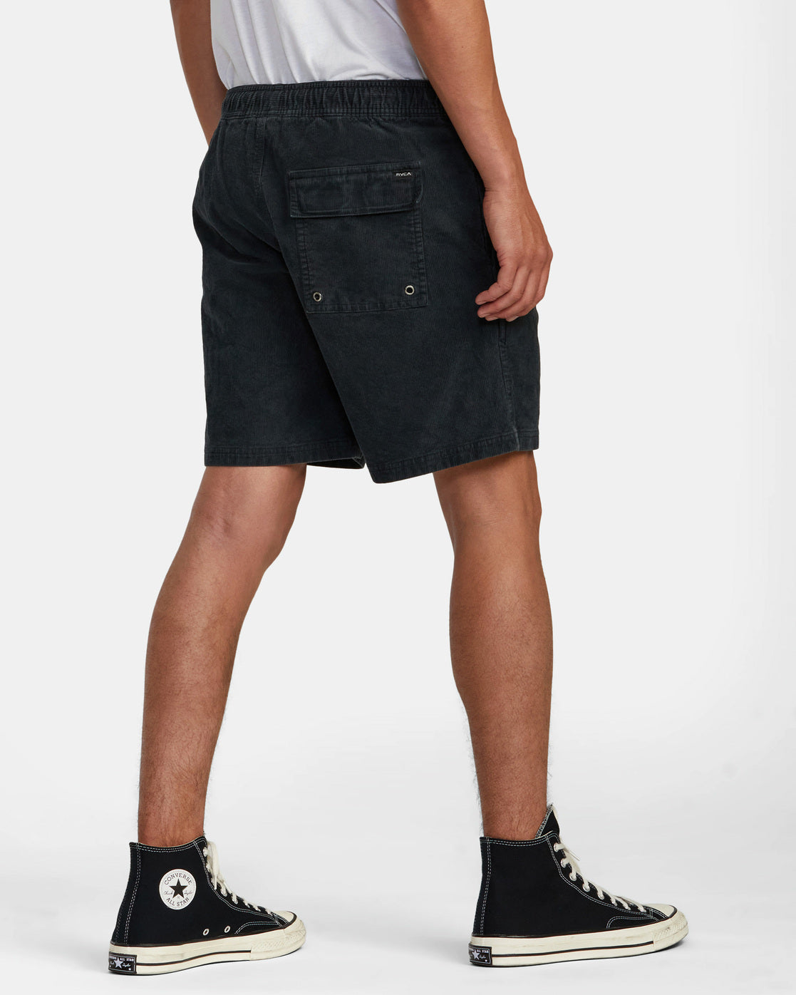 RVCA ESCAPE ELASTIC CORDUROY SHORTS 17" - BLK