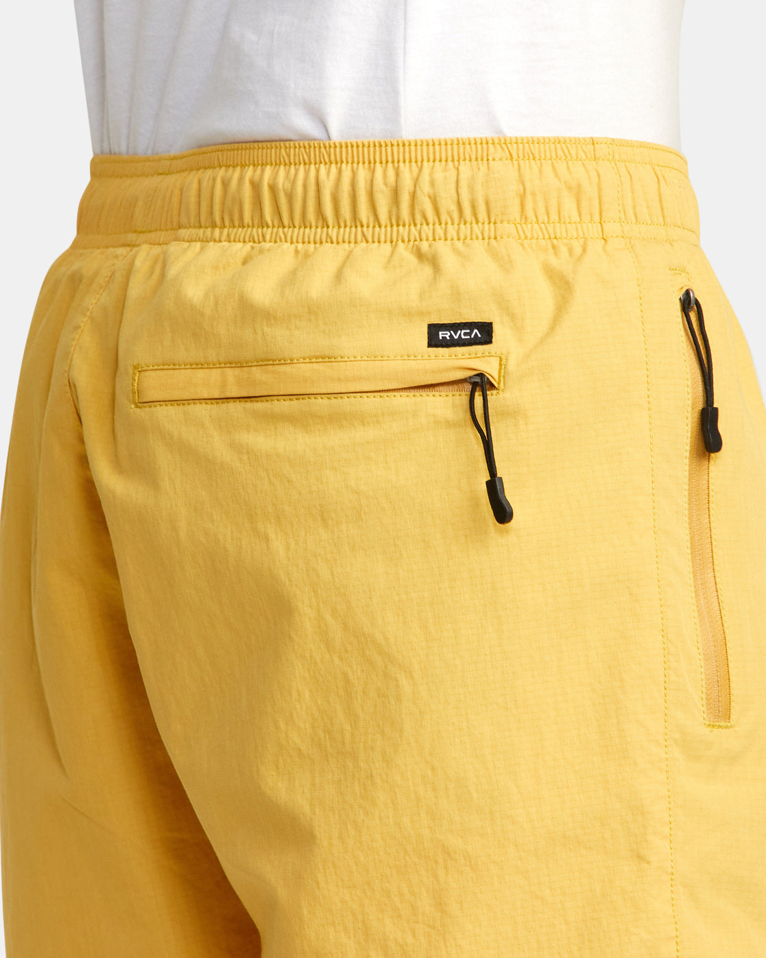 RVCA BRODIE 2 HYBRID ELASTIC SHORTS 17" - VGD