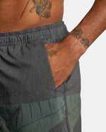 RVCA HAWAII YOGGER HYBRID ELASTIC WALKSHORTS 17" - OLV