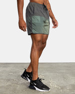 RVCA HAWAII YOGGER HYBRID ELASTIC WALKSHORTS 17" - OLV