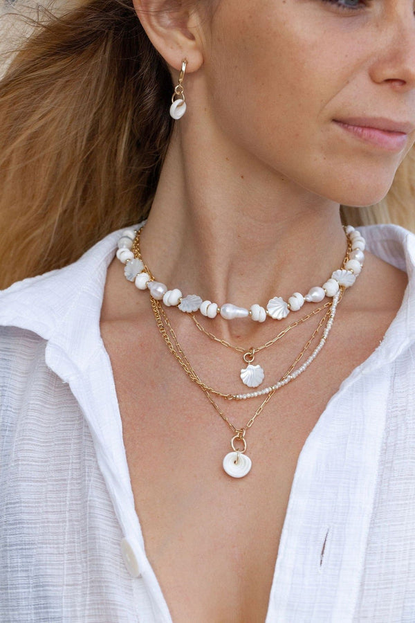 KE ALOHA JEWELRY BAROQUE PEARL SCALLOP & PUKA SHELL NECKLACE - KEAO 16-18"