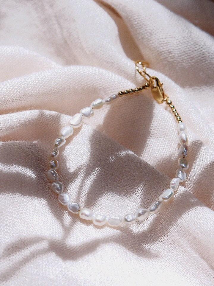 KE ALOHA JEWELRY DAINTY PEARL BRACELET - MAILE