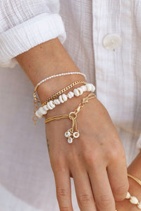 KE ALOHA JEWELRY GOLD CHAIN PUKA CHARM BRACELET - KAIHOHONU