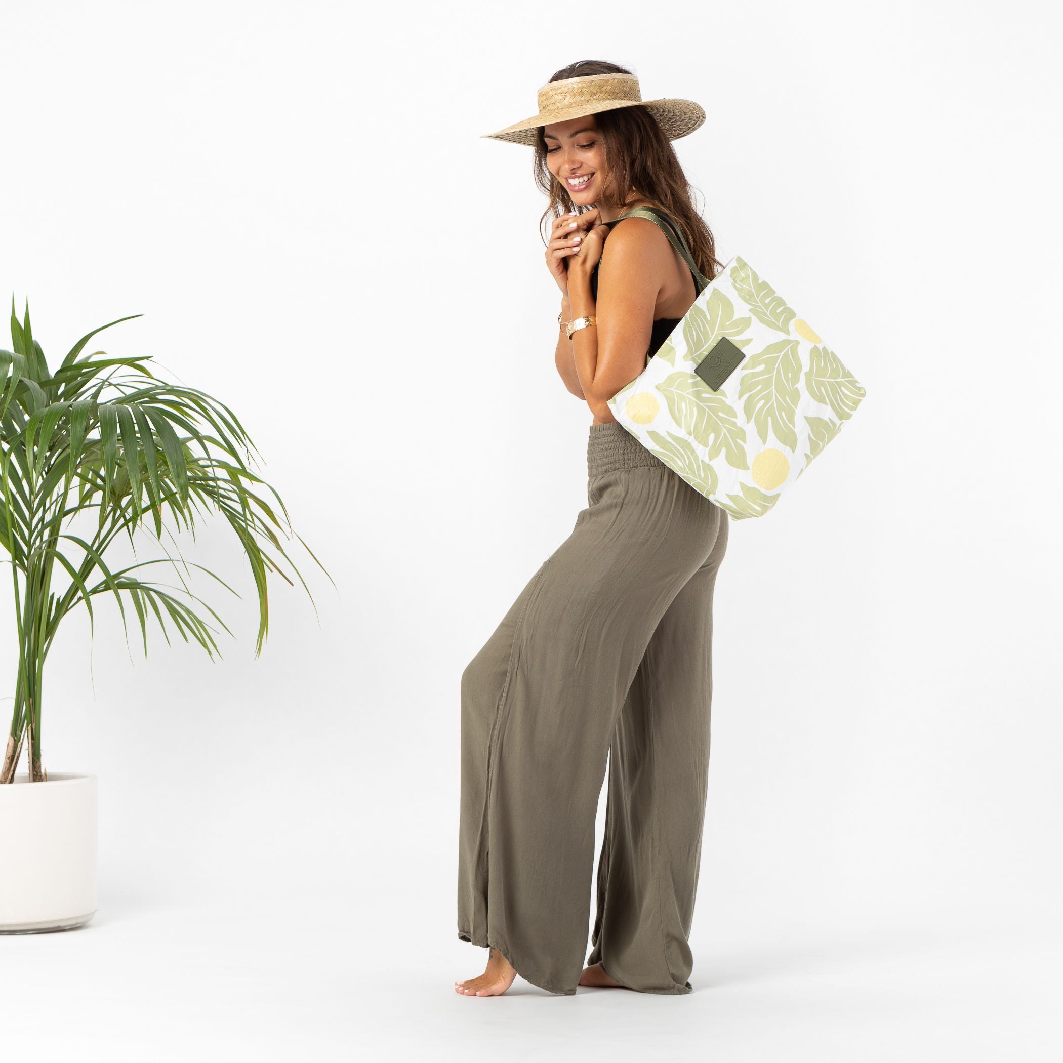 ALOHA COLLECTION REVERSIBLE TOTE / ULU / MATCHA – Work It Out