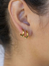 KE ALOHA JEWELRY PERFECT X-SMALL GOLD VERMEIL HUGGIE HOOP EARRING - AKAMAI