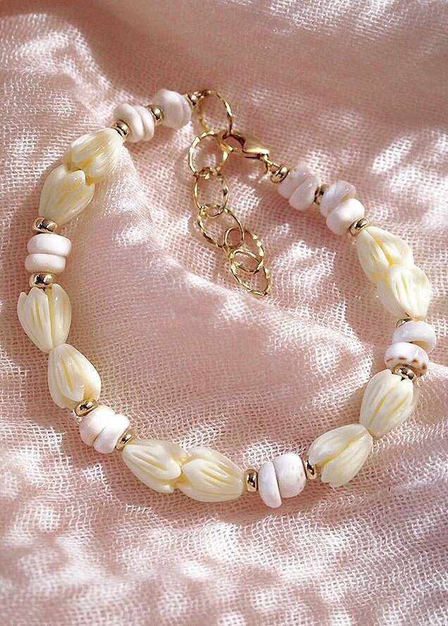 KE ALOHA JEWELRY PIKAKE PUKA SHELL BRACELET - ME'E