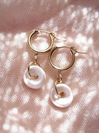 KE ALOHA JEWELRY PUKA SHELL HOOP EARRINGS - KAHALE