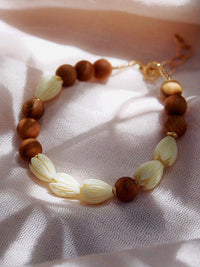 KE ALOHA JEWELRY SANDALWOOD PIKAKE FLOWER BEAD BRACELET - HAKUMELE