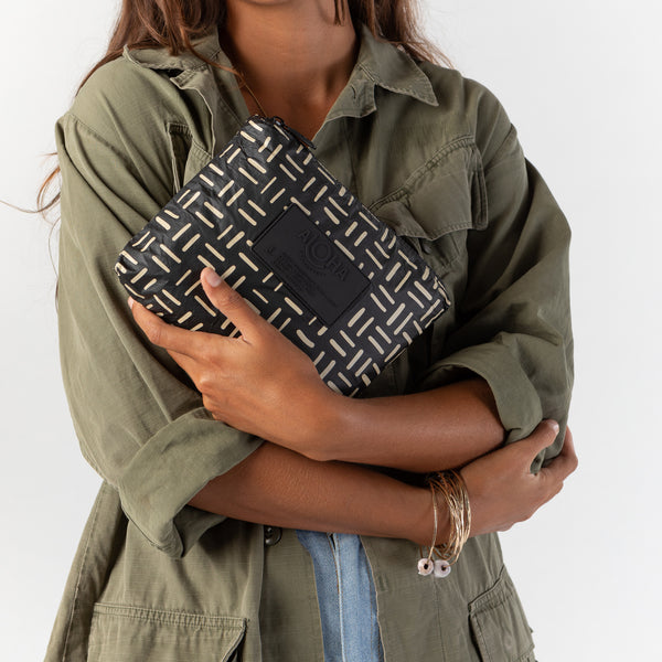 ALOHA COLLECTION SMALL / RATTAN / MOON SHIMMER/BLACK