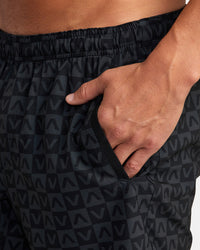 RVCA YOGGER STRETCH ATHLETIC SHORTS 17' - KTE9