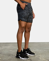 RVCA YOGGER IV SHORT - CAM