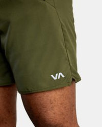 RVCA YOGGER IV SHORT - OLV